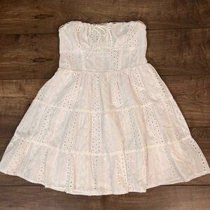 White strapless dress